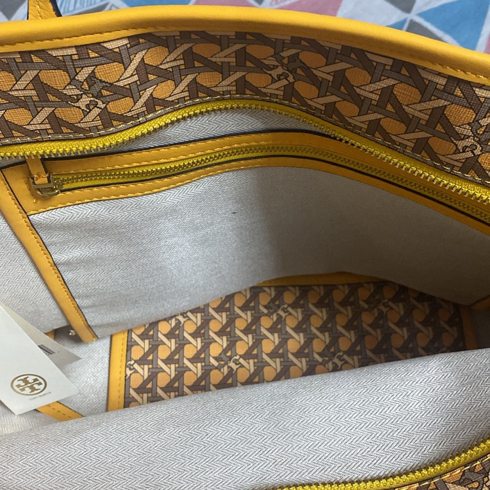 Tory Burch Ever Ready Basketweave Print Large Zipped Tote Sunset Glow With Pouch - Picture 5 of 9